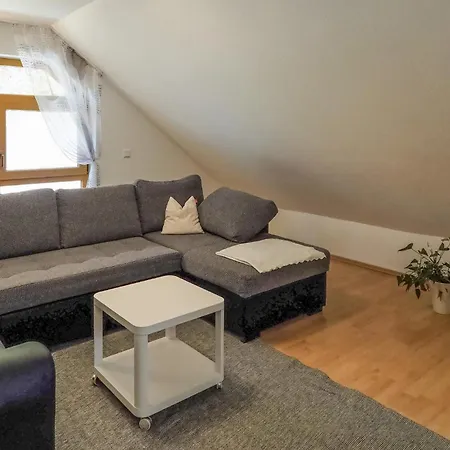 شقة 2 Bedroom Cozy In *