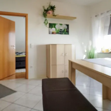 2 Bedroom Cozy In شقة Kemmenau