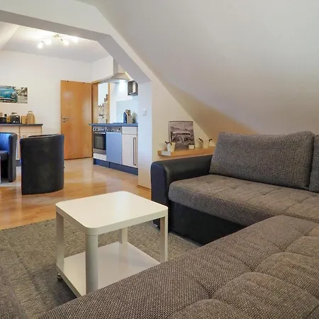 شقة 2 Bedroom Cozy In